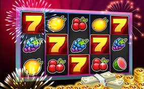 iwebt link VIP Cashback MMK ငွေကြေး ကစားသူများ ဆုလာဘ်ခံစားနေသောမြင်ကွင်း